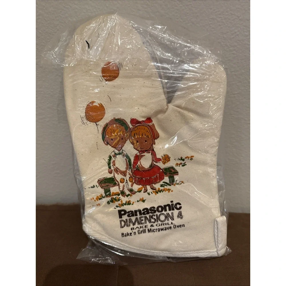 NOS Vintage Oven Mitts Boy Girl‎ Made in Japan (2)